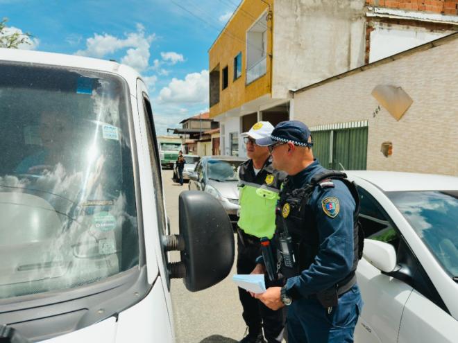 No retorno das aulas, o governo municipal está incentivando as boas práticas para condutores, passageiros e pedestres 