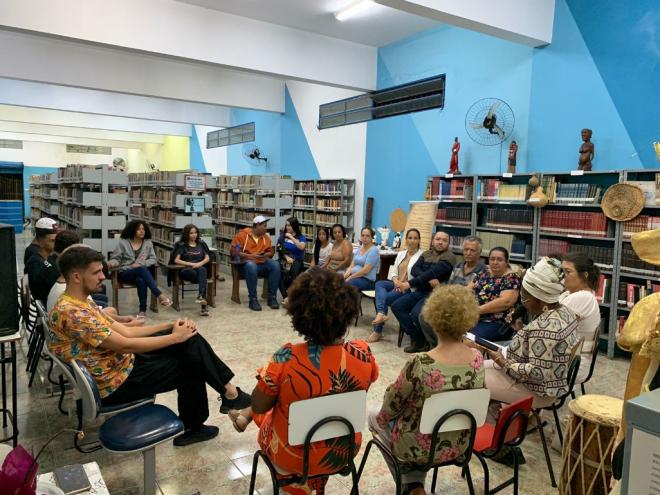 Biblioteca Pública de Mateus Leme sediou evento noturno