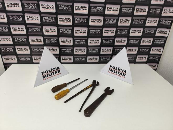 Ferramentas apreendidas com o ladrão que atuou na área central dia 13 