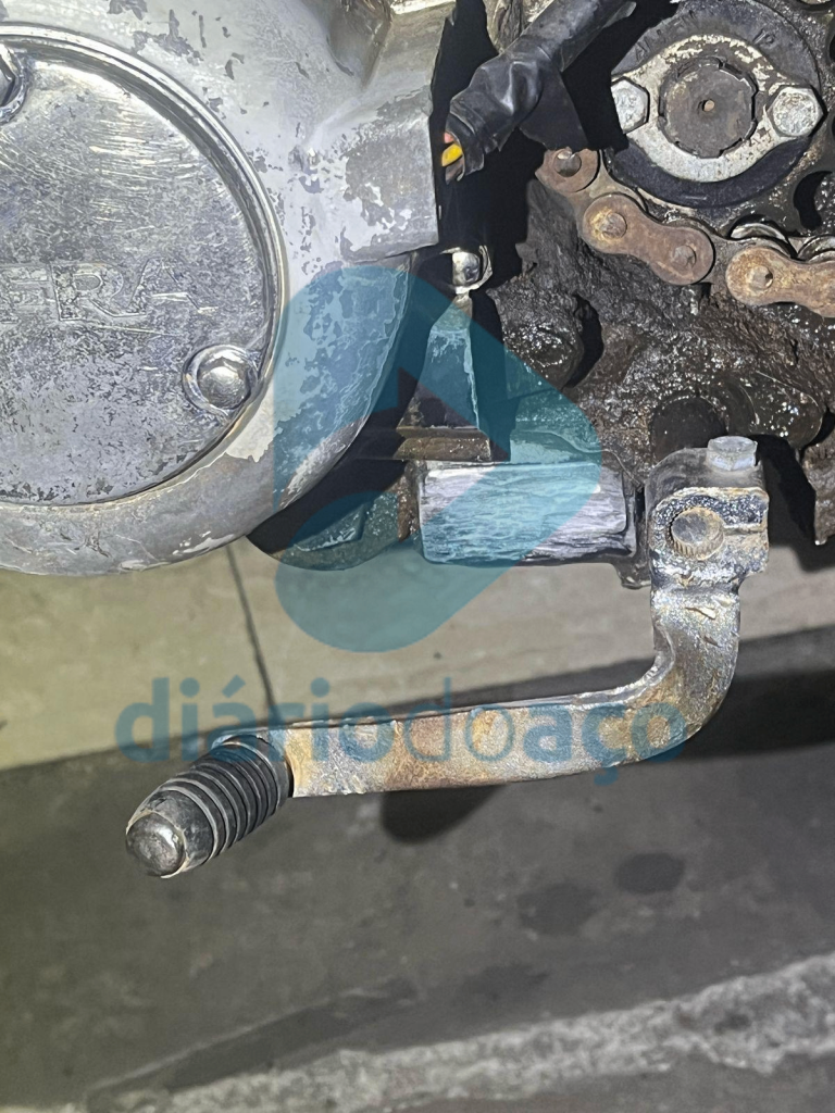 Motor estava sem número de série e o chassi também tinha numeração suprimida 