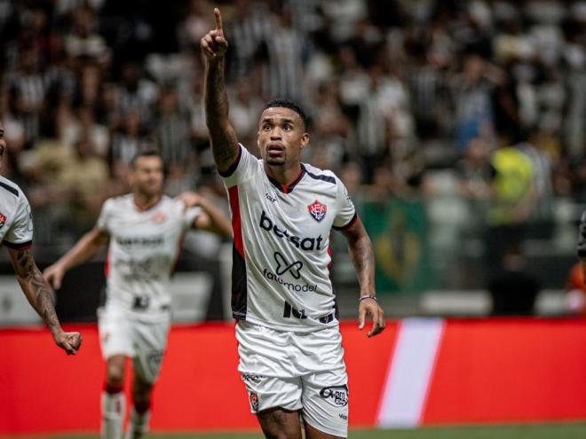 Atacante pertencia ao Bragantino e defendeu o Vitória na temporada passada