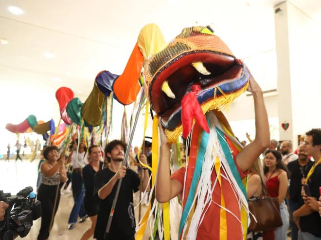 Programação simultânea nas avenidas Brasil, Amazonas e Andradas integra música, poesia, artes visuais e dança