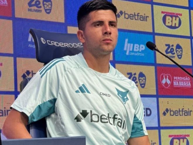 Zagueiro paraguaio falou sobre suas características em campo