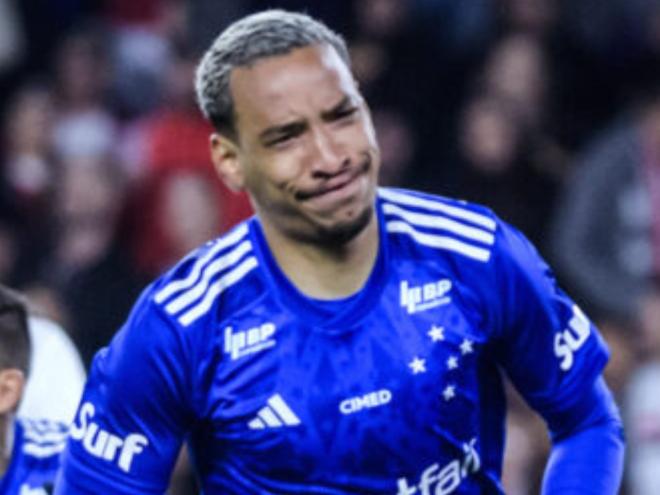 O próprio atleta decidiu não assinar com o Zenit