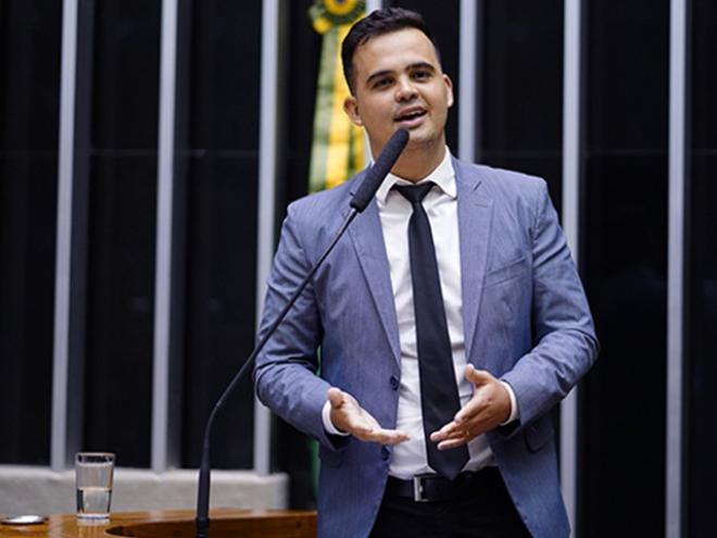 Junio Amaral: ''Essa inovação legislativa se dá em razão do subjetivismo em torno da parentalidade socioafetiva, que distingue das filiações de parentalidade biológica e adotiva, pelas quais existem vínculos objetivos entre os parentes''