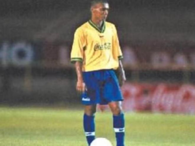 Ele chegou a ser convocado para a seleção brasileira no fim dos anos 1990
