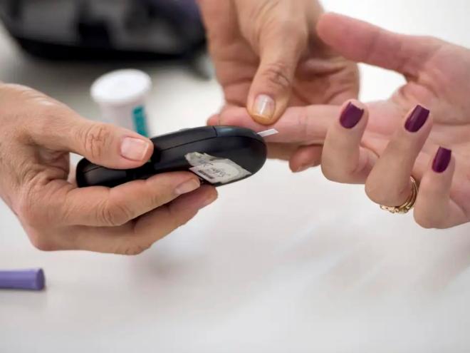 No Brasil, 68% da população tem excesso de peso e, dessas, 31% tem obesidade e 37% tem sobrepeso.