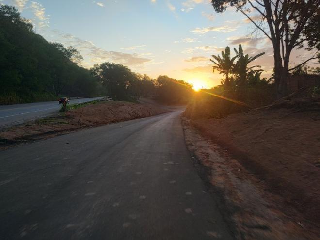 Alça de acesso ao distrito industrial para quem transita sentido Belo Horizonte a Ipatinga