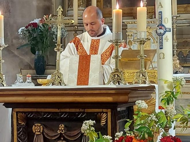 O padre Fernando dos Santos Andrade é pároco da Paróquia Nossa Senhora do Bonfim
