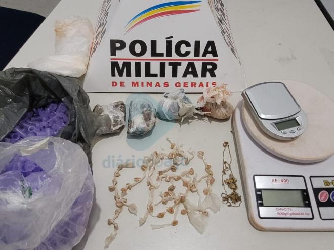 Os materiais apreendidos foram levados ao plantão da 1ª Delegacia Regional de Polícia Civil