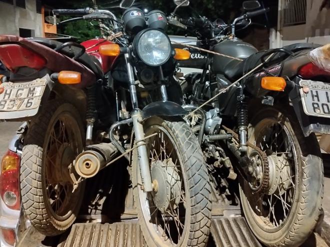 Na ação, os policiais confeccionaram 12 autos de infração de trânsito devido às irregularidades cometidas