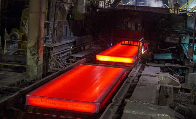 Produção de barras de aço na Usiminas