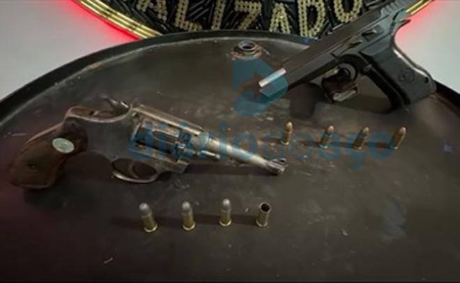Armas apreendidas com a dupla do roubo do Ford Fiesta em Contagem 