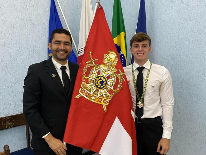 Willian Lage, de 41 anos, é presidente do Conselho Consultivo do capítulo de Ipatinga e Hugo Duarte, de 18, é Mestre Conselheiro Regional da 13ª Oficialaria Executiva de Minas Gerais