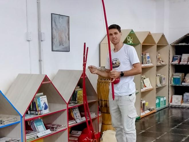 A capoeira é uma ferramenta completa para o desenvolvimento das competências previstas na educação básica brasileira