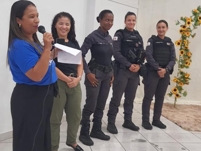 A associação arrecada para o presídio feminino itens como sabonetes, pastas de dente, hidratantes e prestobarba 