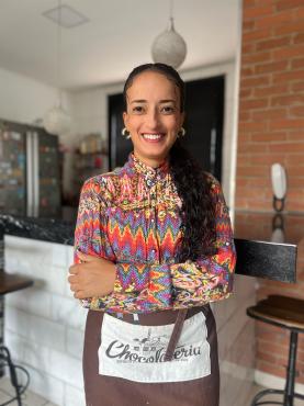 Ludmyla Lana, 37 anos, proprietária da Doce Luiza Confeitaria, em Timóteo