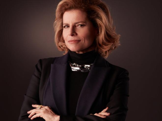 Débora Bloch é Odete Roitman, a poderosa empresária que não mede esforços para manter seu império