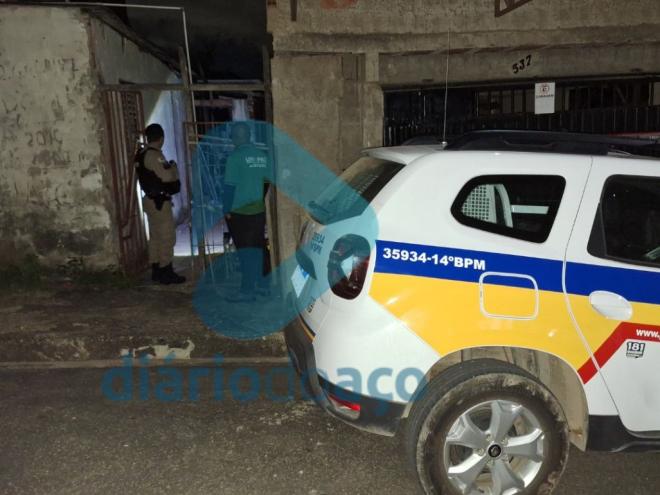Vítima foi encontrada morta dentro da própria residência