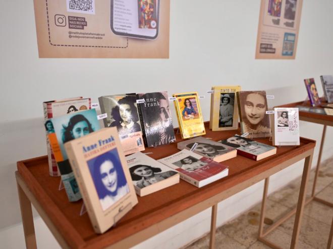 Exposição ''Anne Frank'' segue em cartaz na Galeria do Centro Cultural 
