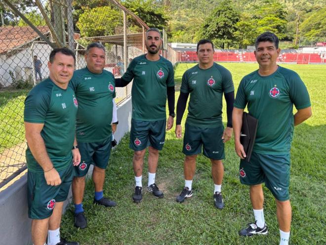 A comissão técnica espera contar com vários novos contratados na semana que vem