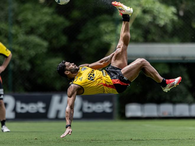 Hulk vai enfrentar pela primeira vez o Vitória, time que o revelou para o futebol