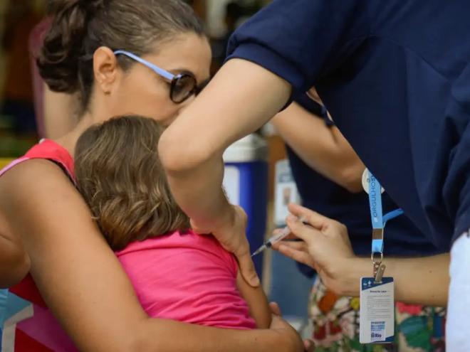 Idosos, crianças de 6 meses a 6 anos, grávidas e puérperas devem tomar