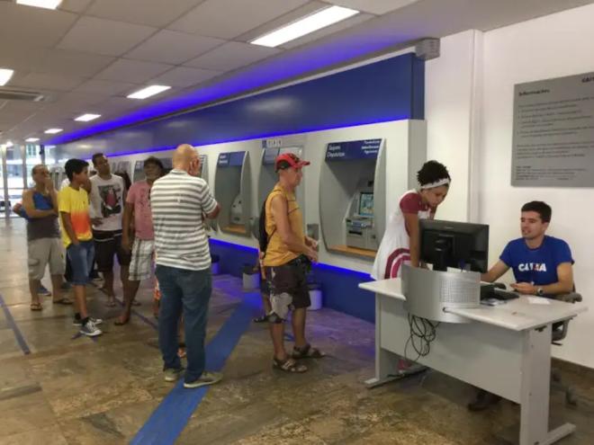 No crédito livre, bancos têm autonomia para emprestar o dinheiro captado no mercado e definir as taxas de juros