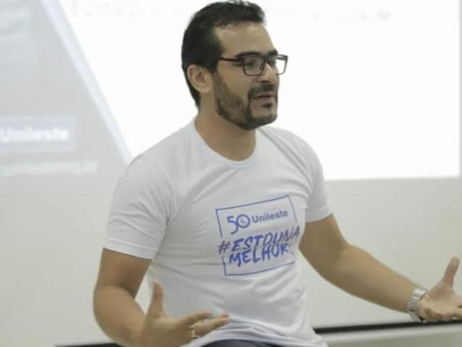 Psicólogo defende que o trabalho não é visto pelos jovens apenas como um meio de sobrevivência, mas como uma forma de realização pessoal