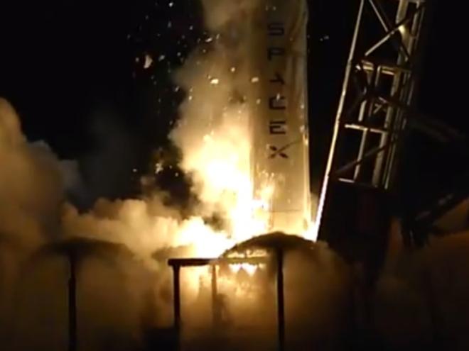 Momento em que foguete Falcon 9 da Space X foi lançado no dia 5 de agosto de 2014 