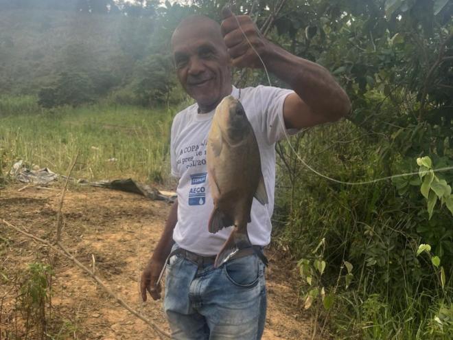 Luisinho é uma pessoa com deficiência na perna direita
