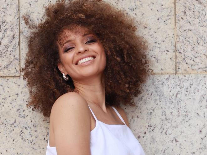 A cantora Júlia Rocha, de Belo Horizonte, é convidada especial