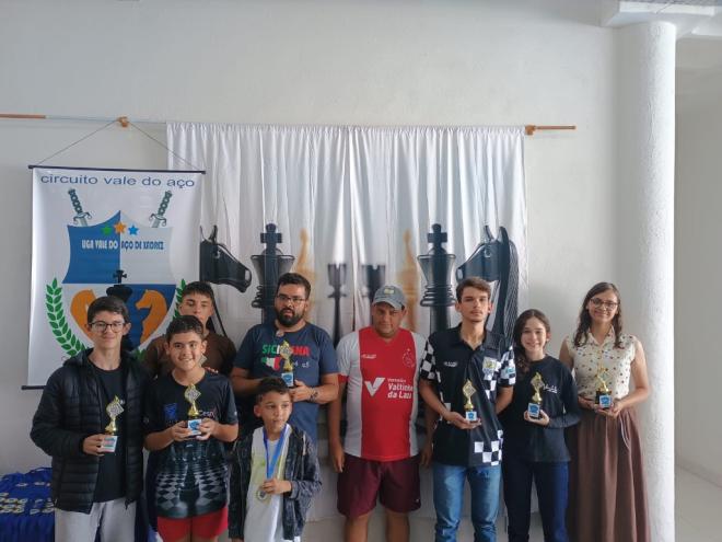 O grande campeão:  Malon, de Belo Horizonte, vice-campeão, Miguel Coura, de João Monlevade e terceiro lugar, Caio Serrano, de Ipatinga