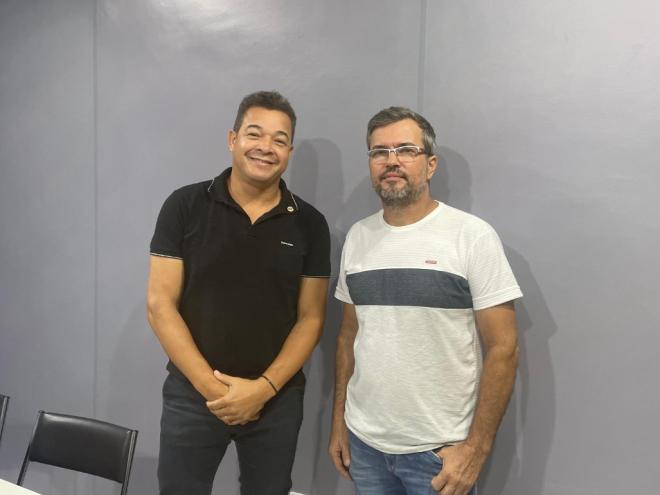 Joel e Hebert deram detalhes sobre a construção do Galo de inox