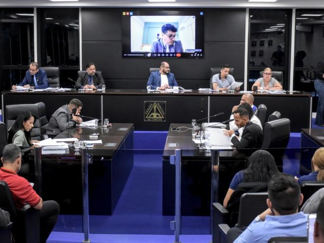 O uso do material será facultativo, e nenhum aluno será obrigado a participar das atividades, garantindo-se o respeito à liberdade religiosa