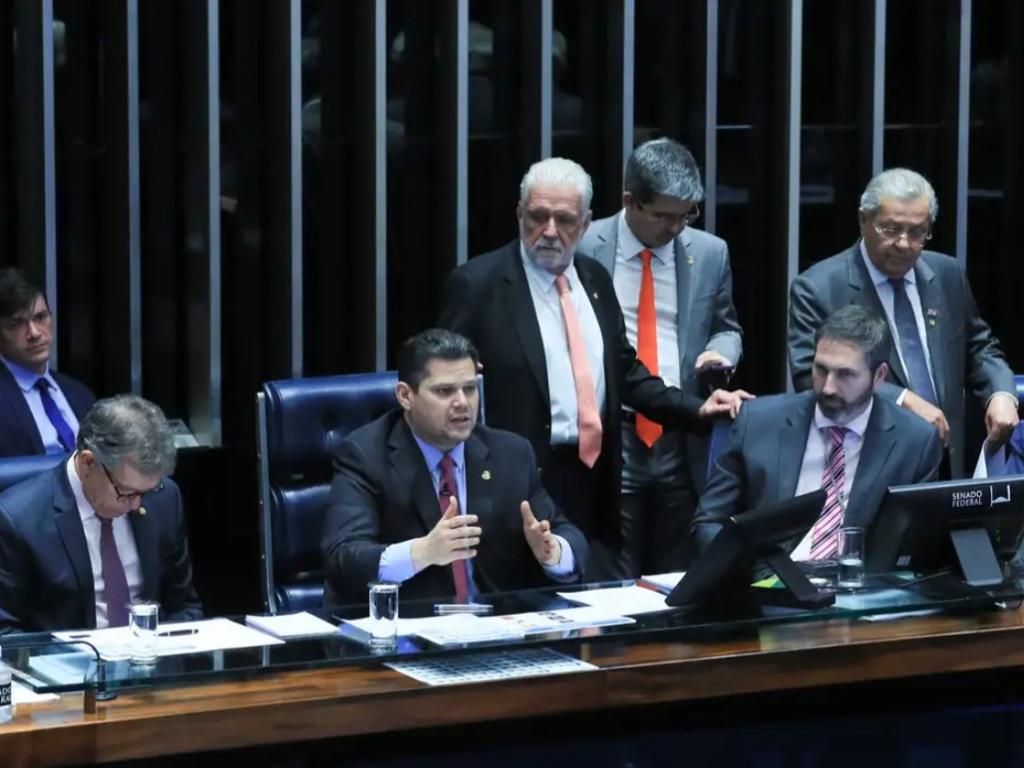 Sessão do Senado que votou a proposta de emenda à Constituição (PEC 37/2022) que inclui as guardas municipais e os agentes de trânsito entre os órgãos de segurança pública previstos na Carta Magna. Foto: Lula Marques/Agência Brasil