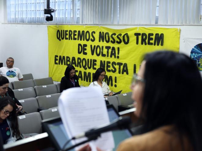 Comissão de Transporte, Comunicação e Obras Públicas - debate sobre a Estrada de Ferro Vitória a Minas. Diversas informações foram cobradas pela comissão, e a falta de respostas foi criticada por participantes. Foto: Elizabete Guimarães