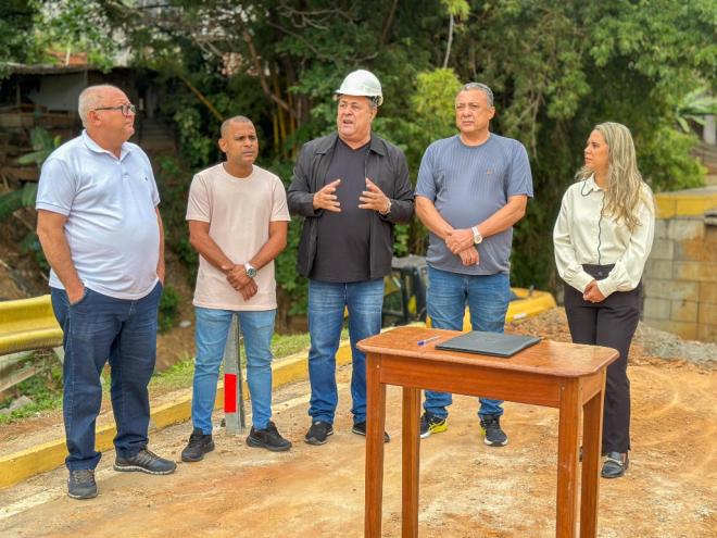 A solenidade oficial de lançamento da obra foi feita no local, nesta quarta-feira 