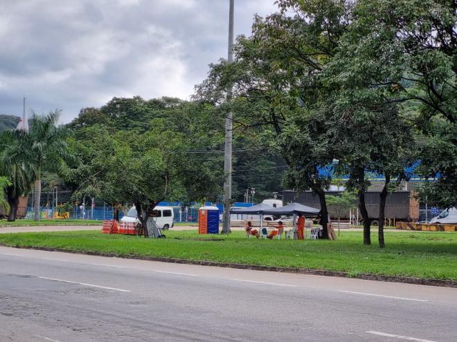 As cercas que foram instaladas já foram retiradas pelos contratados da Nova 381