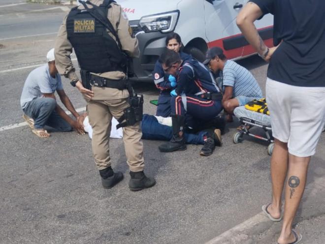 Homem, já idoso, é socorrido por equipes do Samu, a ocorrência é registrada pela Polícia Militar Rodoviária 