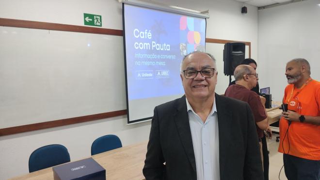 Genésio Zeferino, reitor da instituição