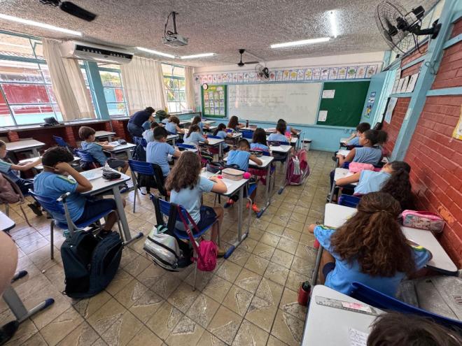 Em dois municípios da RMVA, 70% dos alunos do 2º ano foram alfabetizados na idade certa 