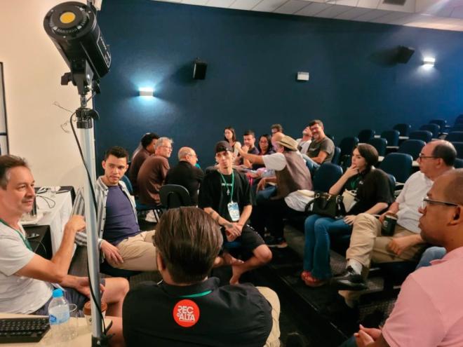Grupos de trabalho, reunidos no sábado (26/7)