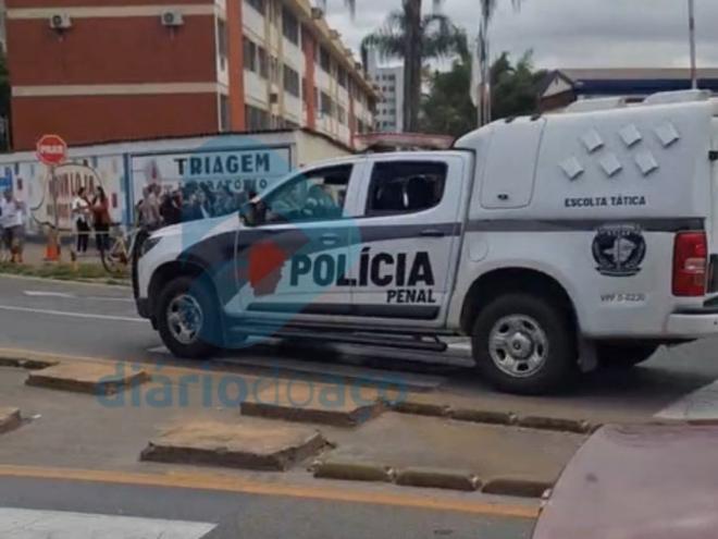 Réus chegaram poucos minutos antes das 9h ao Fórum da Comarca de Timóteo