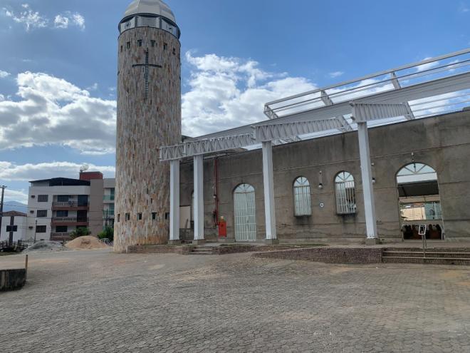 Parte do telhado do templo religioso sofreu avarias com a ventania de 2023 
