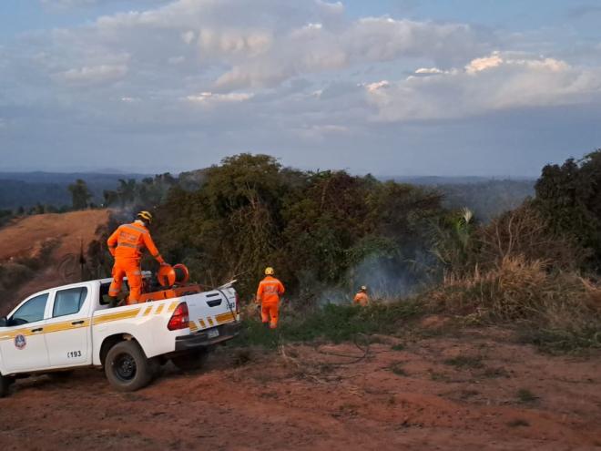  Após o primeiro dia de operação, o fogo foi controlado 