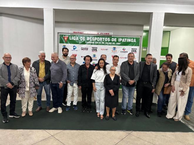 Familiares dos presidentes já falecidos e os ex-presidentes se juntaram no momento solene