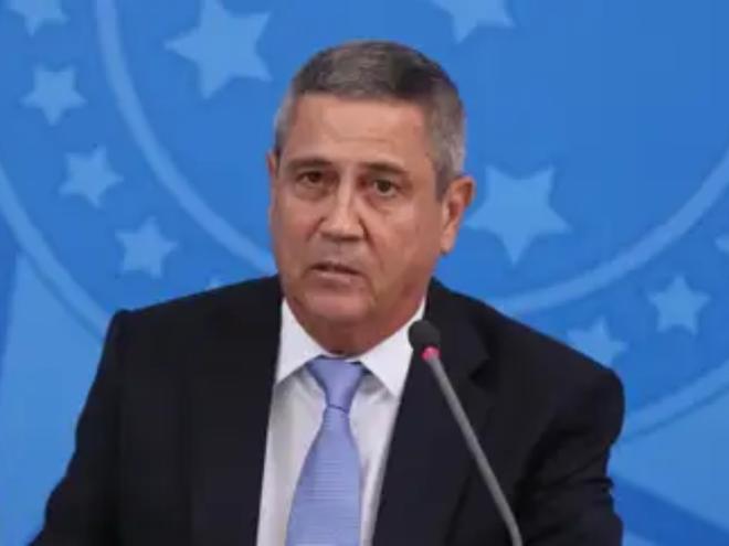 Braga Netto durante coletiva quando era ministro da Casa Civil, em 2020