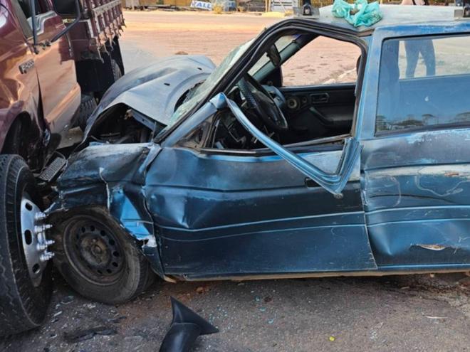 Motorista do Verona alegou que trafegava pela rodovia, quando se deparou com Jeep Renegade cruzando a pista, não conseguiu evitar a colisão e bateu em caminhonete parada