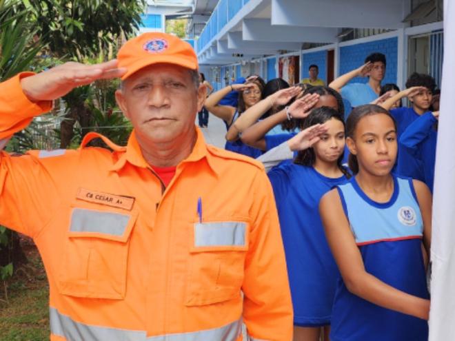 Escola Estadual Princesa Isabel, em Belo Horizonte, é uma das nove instituições que adotam o modelo cívico-militar em Minas